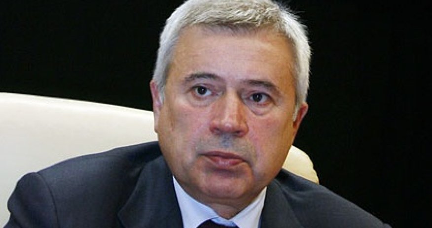 Azərbaycanlı milyarderə zərbə