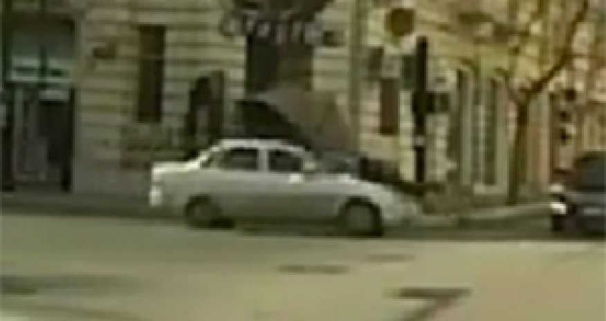 Автохулиган сбил гаишника в Баку