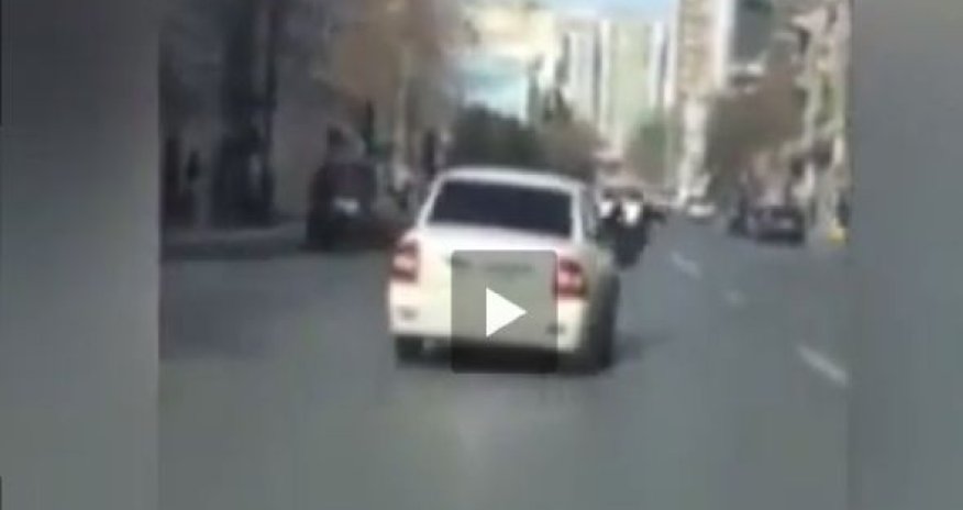 Вот так в Баку сбили «гаишника»