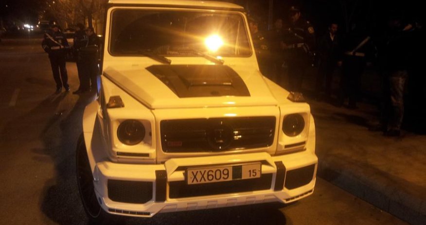 В Баку водитель бросил на улице 300-тысячный автомобиль