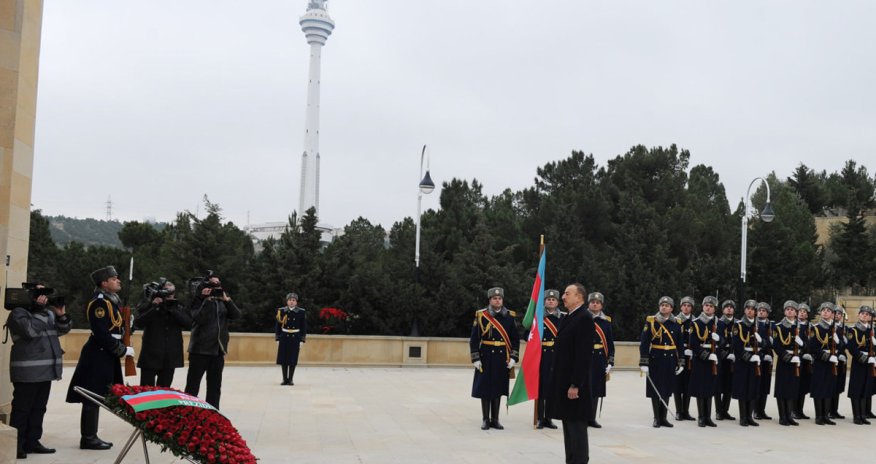 Azerbaijani president pays tribute to martyrs