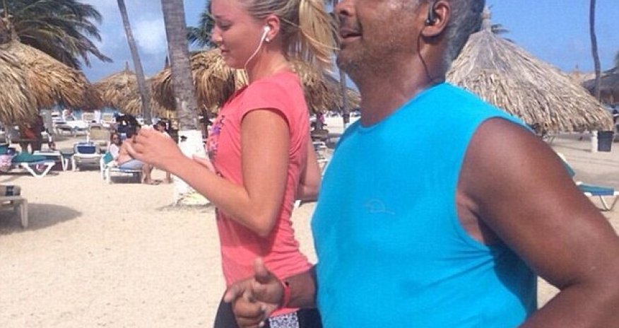 Romario dating teenage beauty Dixie Pratt