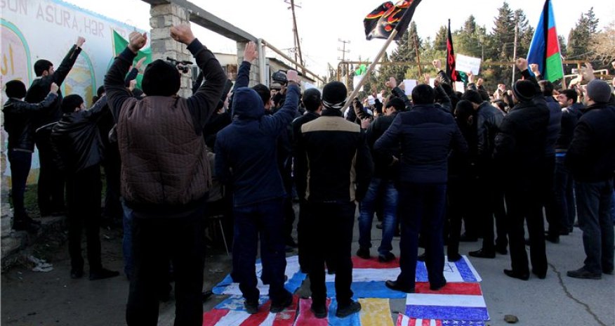 Hundreds protest against cartoons of Prophet Muhammad in Azerbaijan