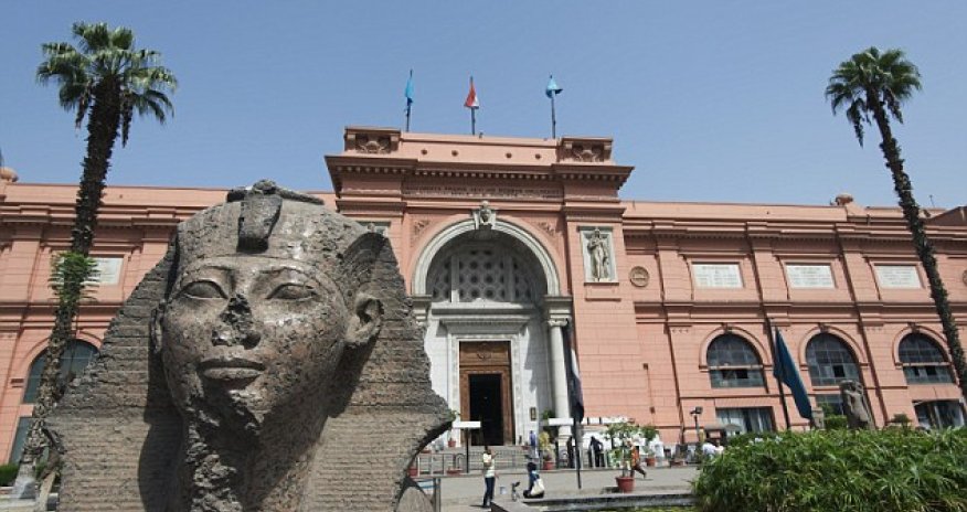 Burial mask of Tutankhamun is permanently damaged