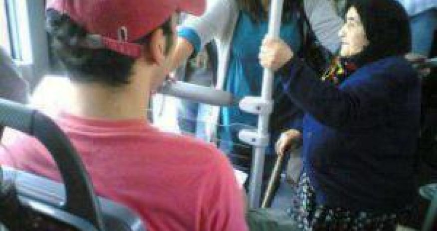 ВИДЕО ОПРОС: Нужно ли уступать место в транспорте?