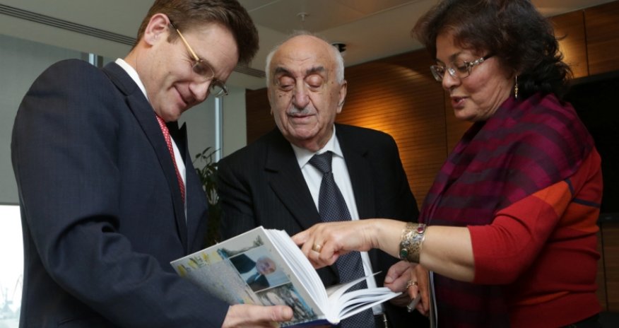 BP congratulates Khoshbaxt Yusifzade on his birthday