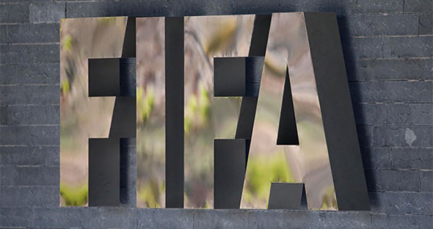 ФИФА против 