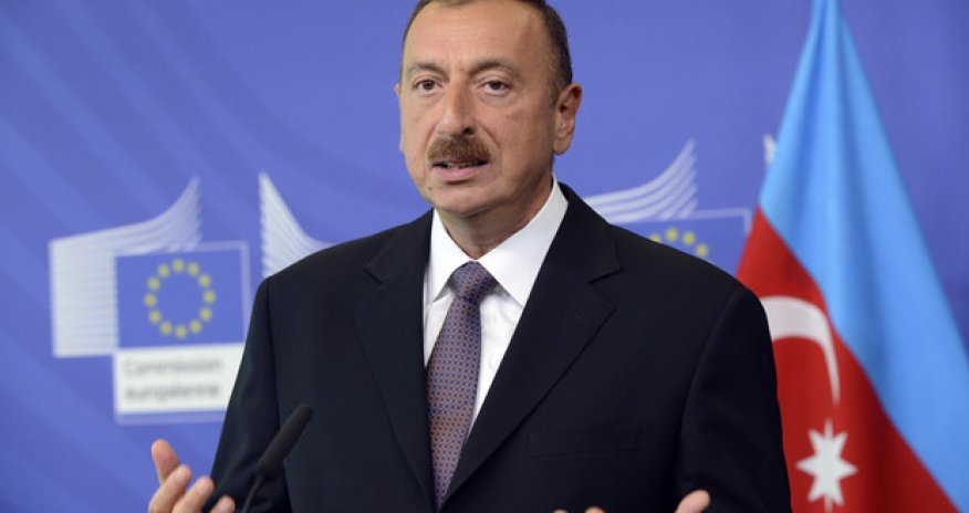 Aliyev urges Central Bank to prevent manat gain against euro
