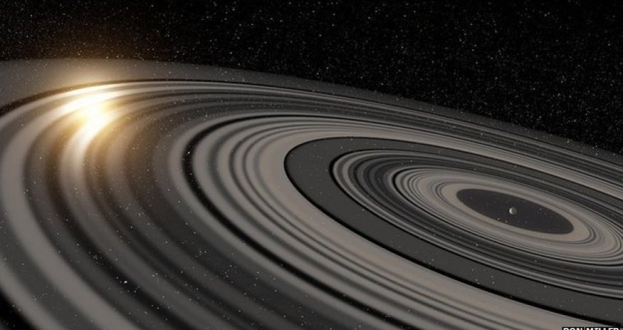 Distant exoplanet hosts giant ring system