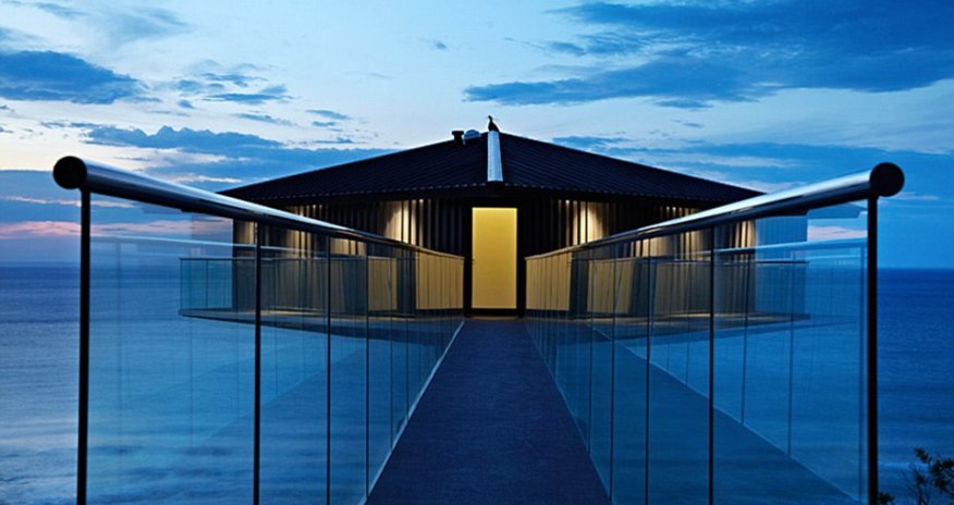 Stunning 'floating' house