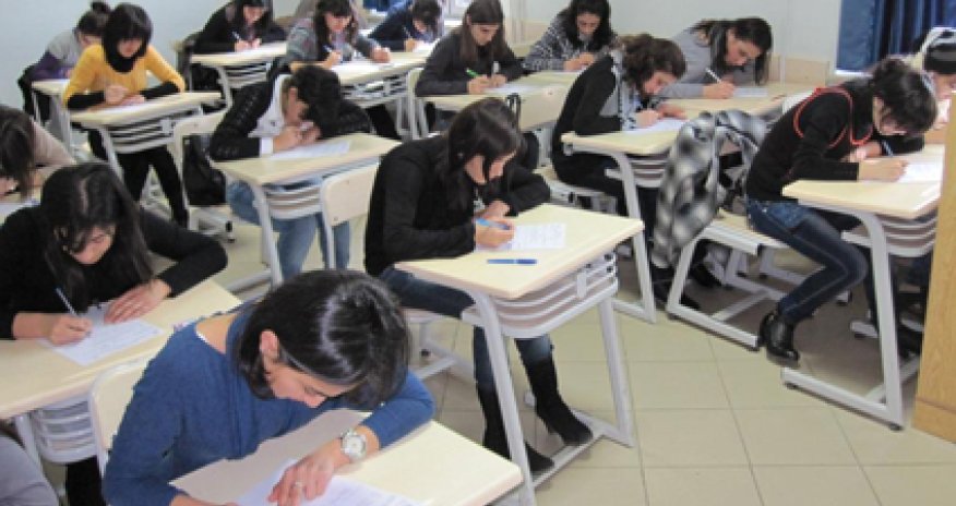 Sənəd qəbulu başlayır