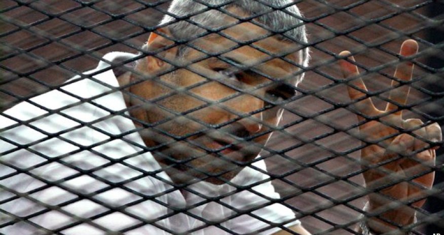 Al-Jazeera journalist Mohamed Fahmy gives up Egypt citizenship