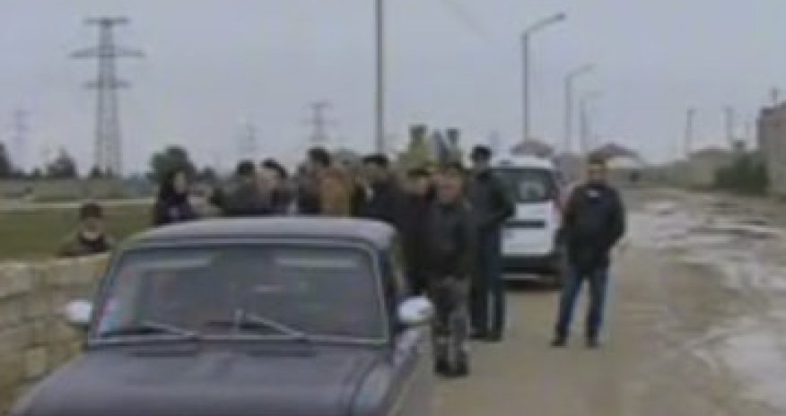 Ремонтное депо на кладбище в Сураханы