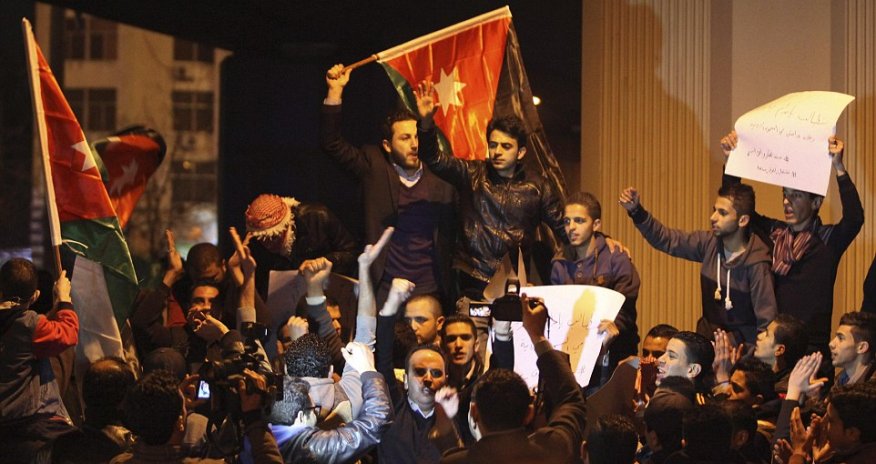 Thousands gather in Jordan to demand blood