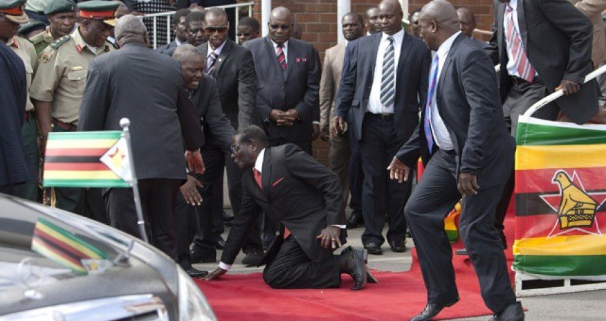 Президент упал с трибуны