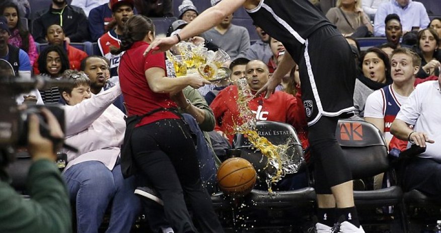 Brooklyn Nets center crashes into courtside waitress