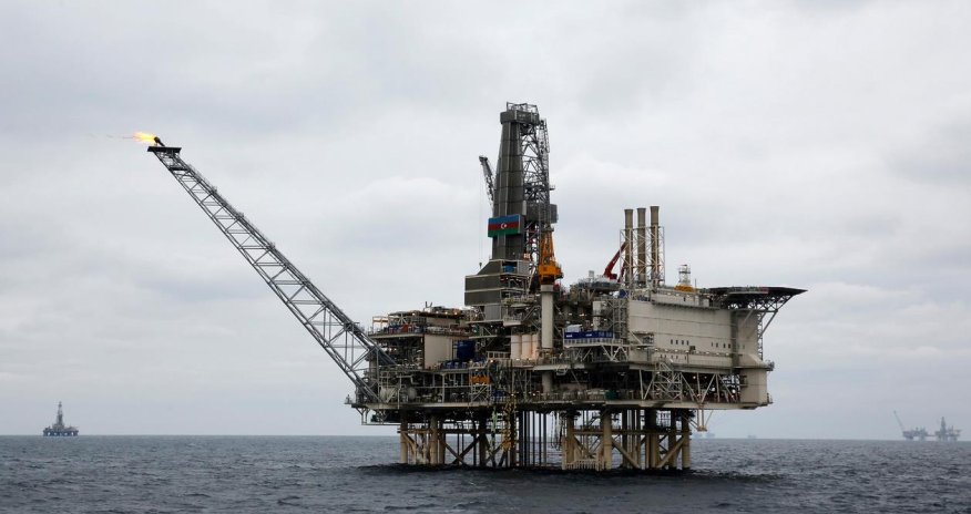 Azerbaijan oil output grows for first time since 2013