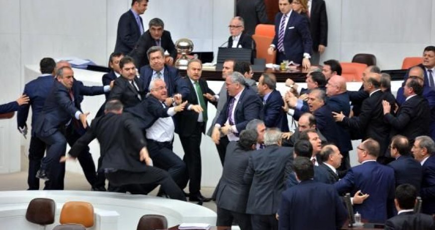 Снова драка в парламенте