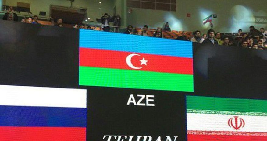 İranda Azərbaycan bayrağını təhqir etdilər