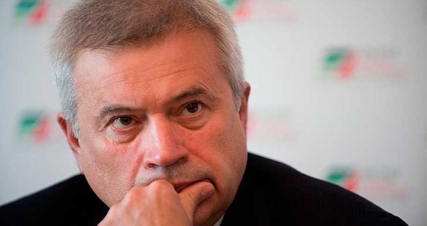 Vahid Ələkbərov milyard yarım itirdi