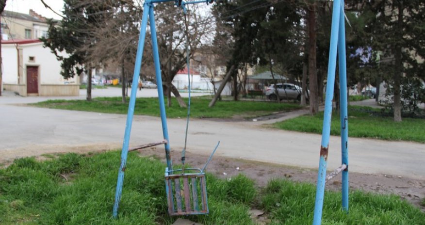 Körpələrə həsrət kədərli karusellər - FOTOLAR