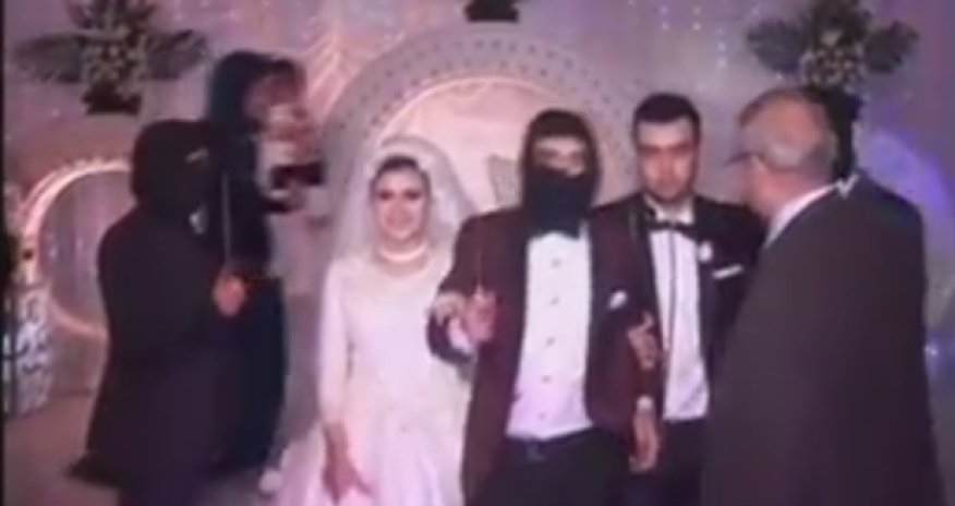 Пародия на боевиков ИГ на свадьбе