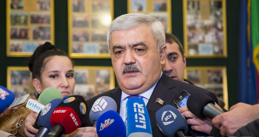 Rövnəq Abdullayev: 