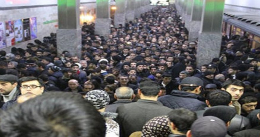 Bakı metrosunda problem - Video