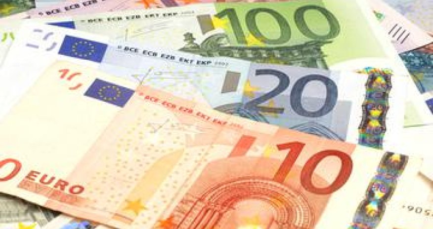 Euro goes up about 1% in Azerbaijan