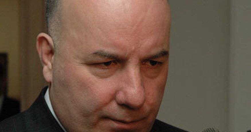 Central banker says manat will remain stable this year