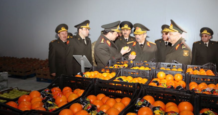 Закир Гасанов ознакомился с солдатской едой