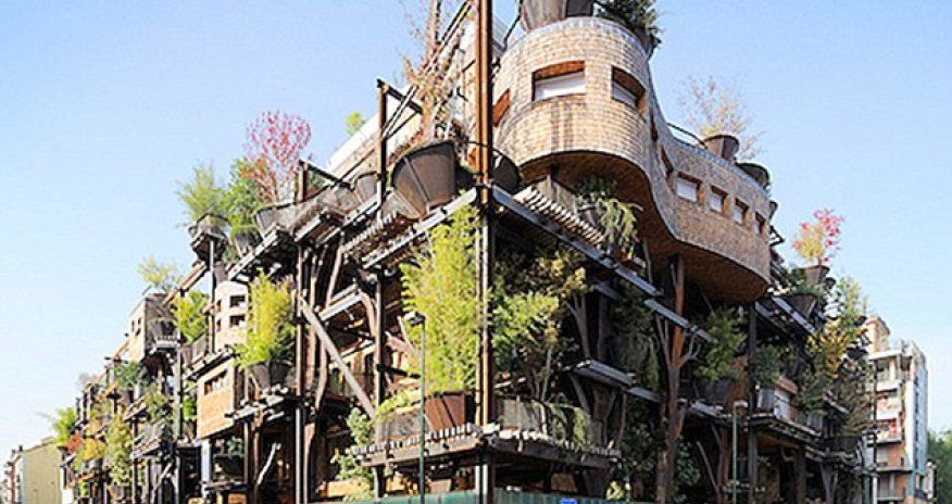 Italian architect designs wooden treehouse