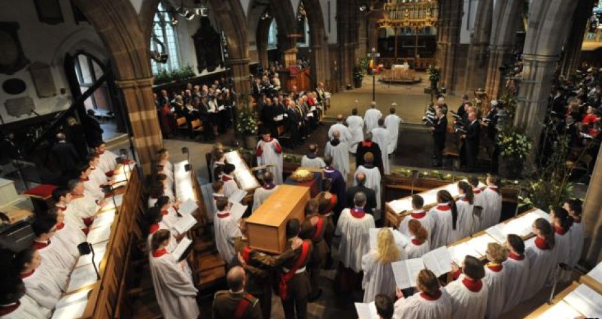 Kral 5 əsrdən sonra dəfn olundu