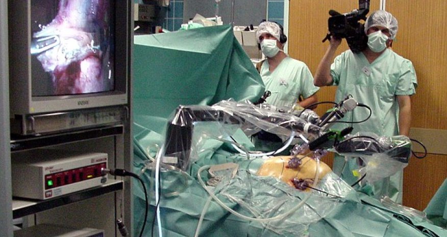 Google to develop robo-surgeons