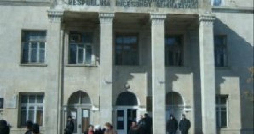 İncəsənət Gimnaziyasının direktoru işdən azad olundu