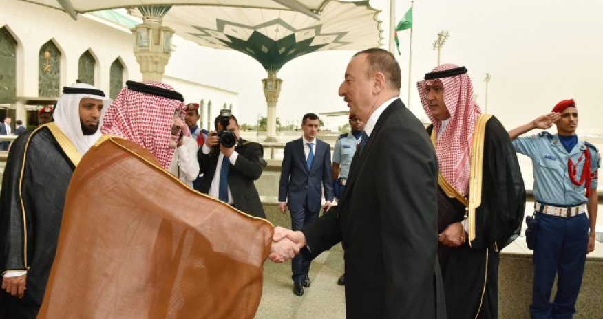 President Ilham Aliyev, his spouse arrive in Jeddah