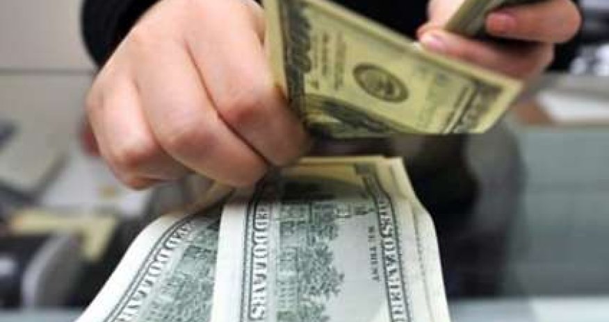 Bakıda növbəti dollar panikası