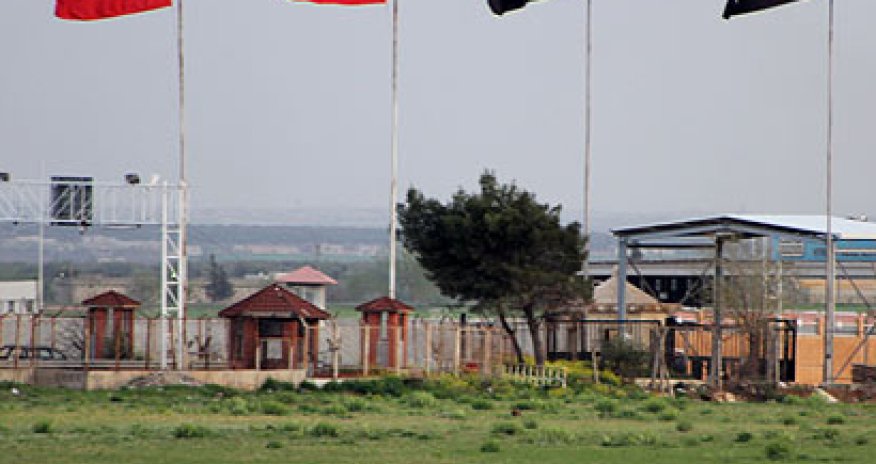 Turkey catches 10 foreign citizens trying to enter Syria