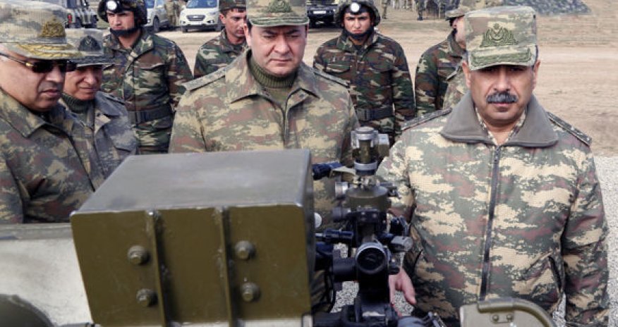 Zakir Həsənov ordunu döyüşə hazırlayır - FOTOLAR