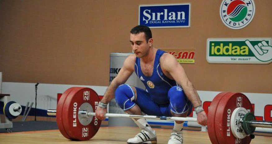 Афган Байрамов завоевал малое золото