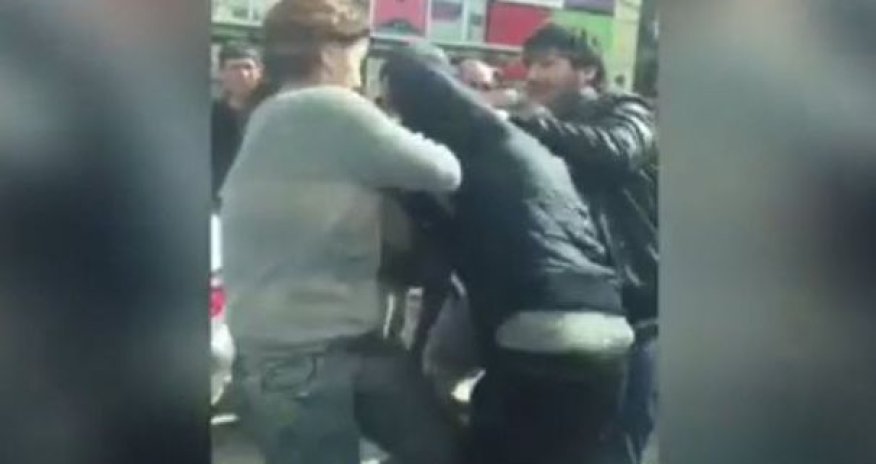 В Баку девушка избила парня