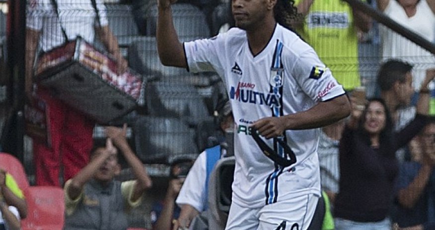 Ronaldinho nets quick-fire brace after coming on ...