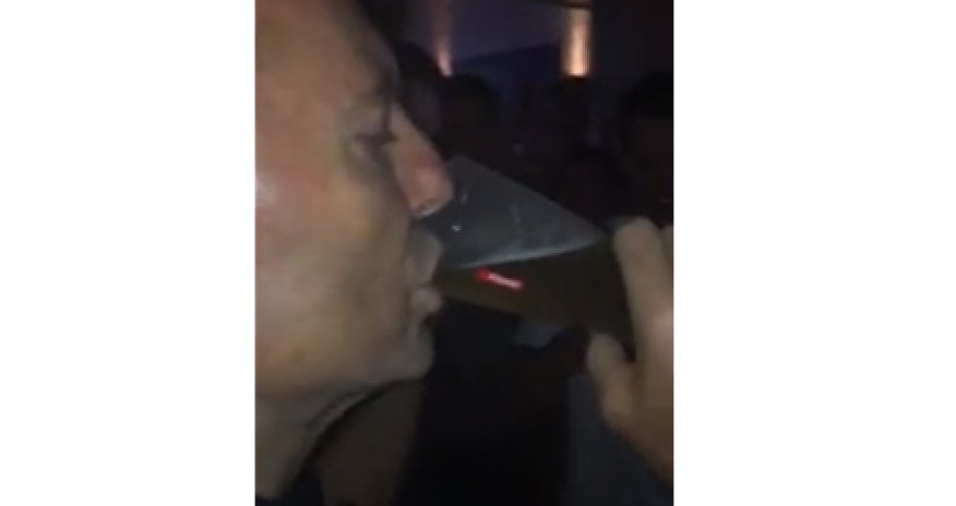 Премьер выпил бокал пива за семь секунд