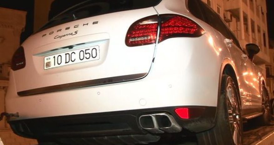 В Баку разбился Porsche