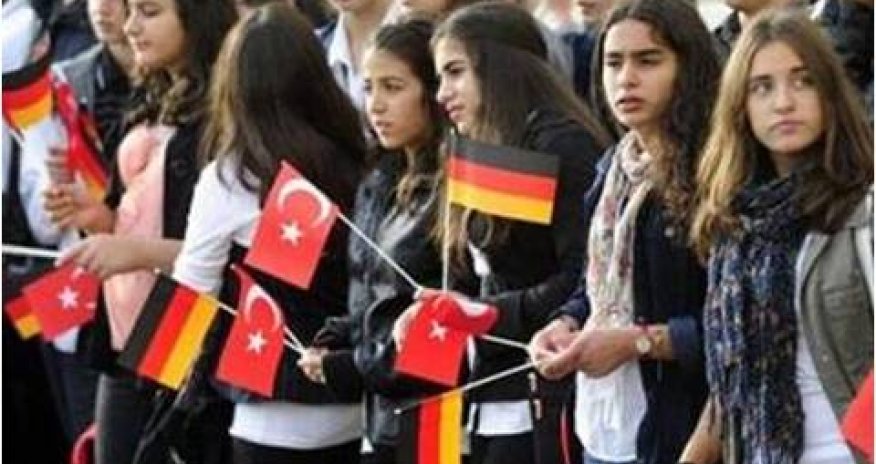 Turks in Germany criticize Armenian 'genocide' motion