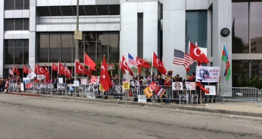 Turkish protesters show up at consulate to counter 100-yeah armenian genocide march