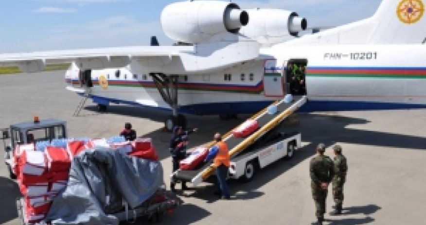 Азербайджан помог Непалу