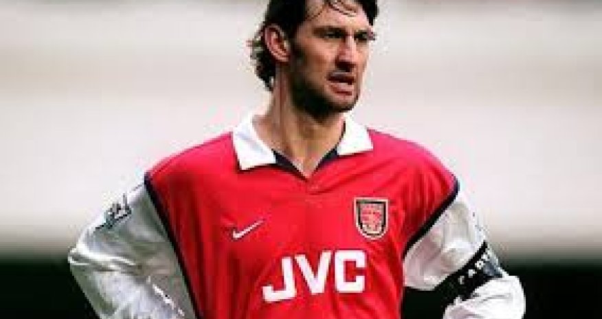 Video: Former Arsenal captain dancing in Azerbaijan