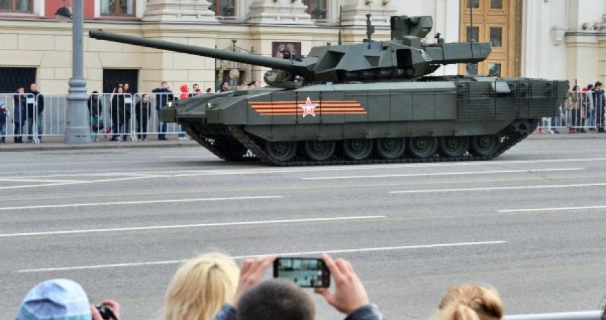 Российских супер танк заглох на параде Победы