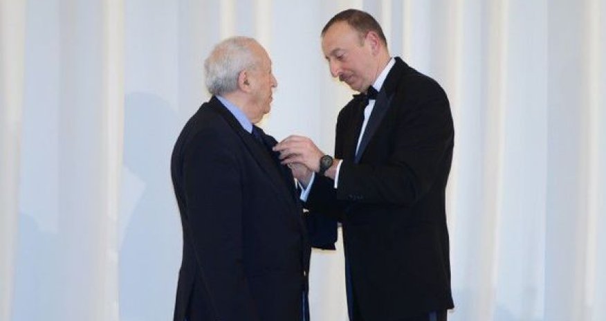 Таиру Салахову присуждена премия Гейдара Алиева